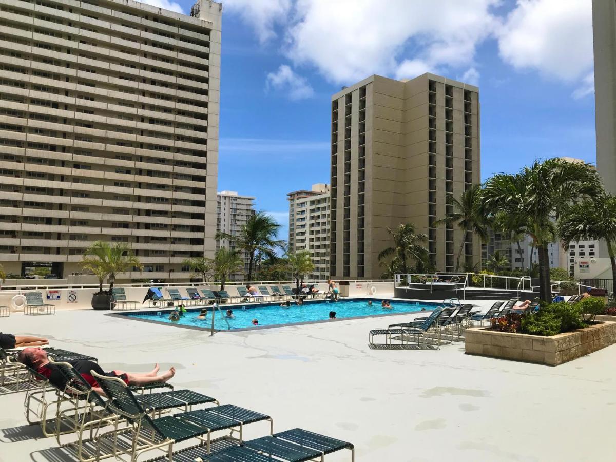 Beautiful 1Br, Steps To Waikiki Beach And Parking Honolulu Buitenkant foto