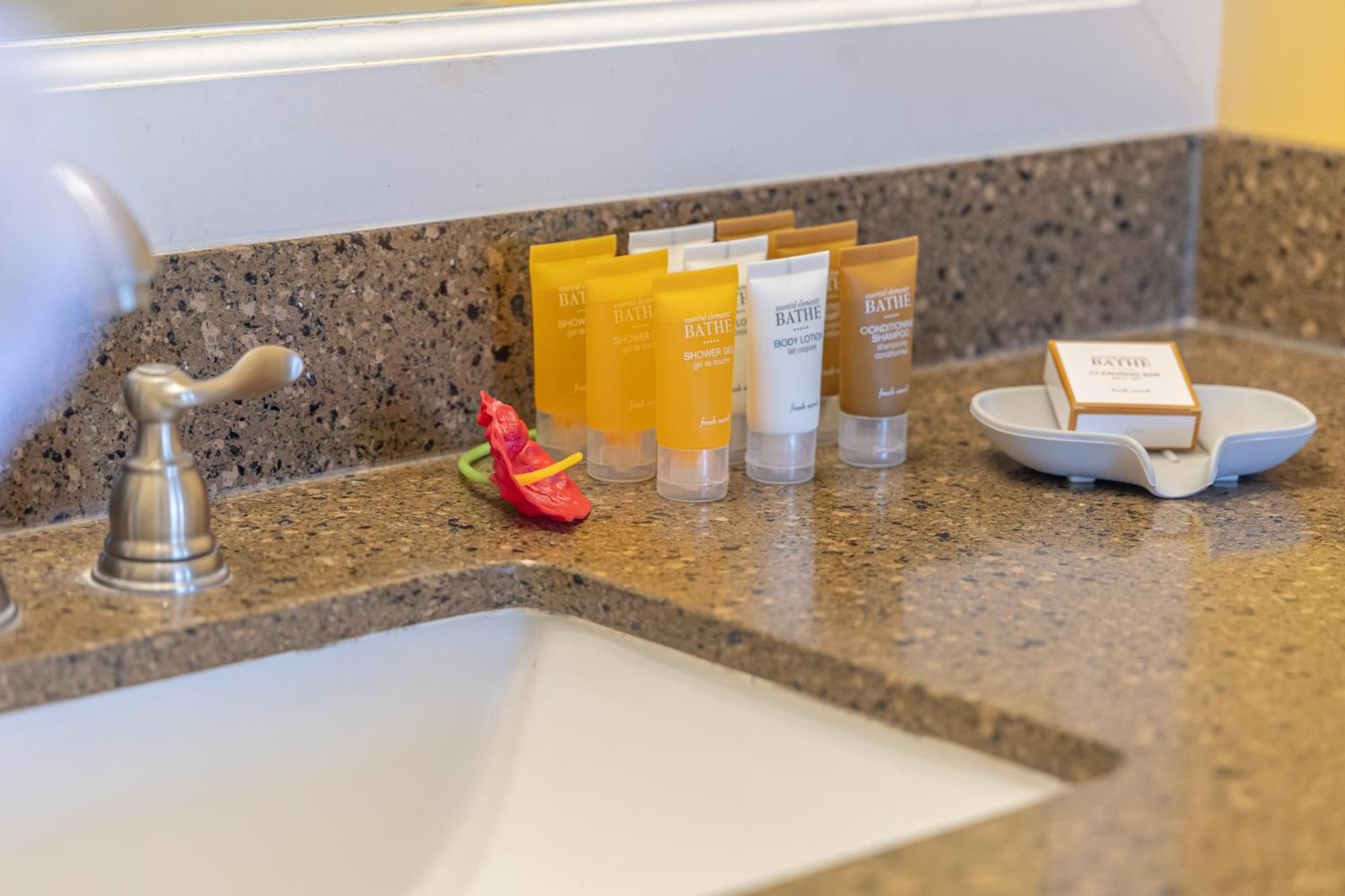 Beautiful 1Br, Steps To Waikiki Beach And Parking Honolulu Buitenkant foto