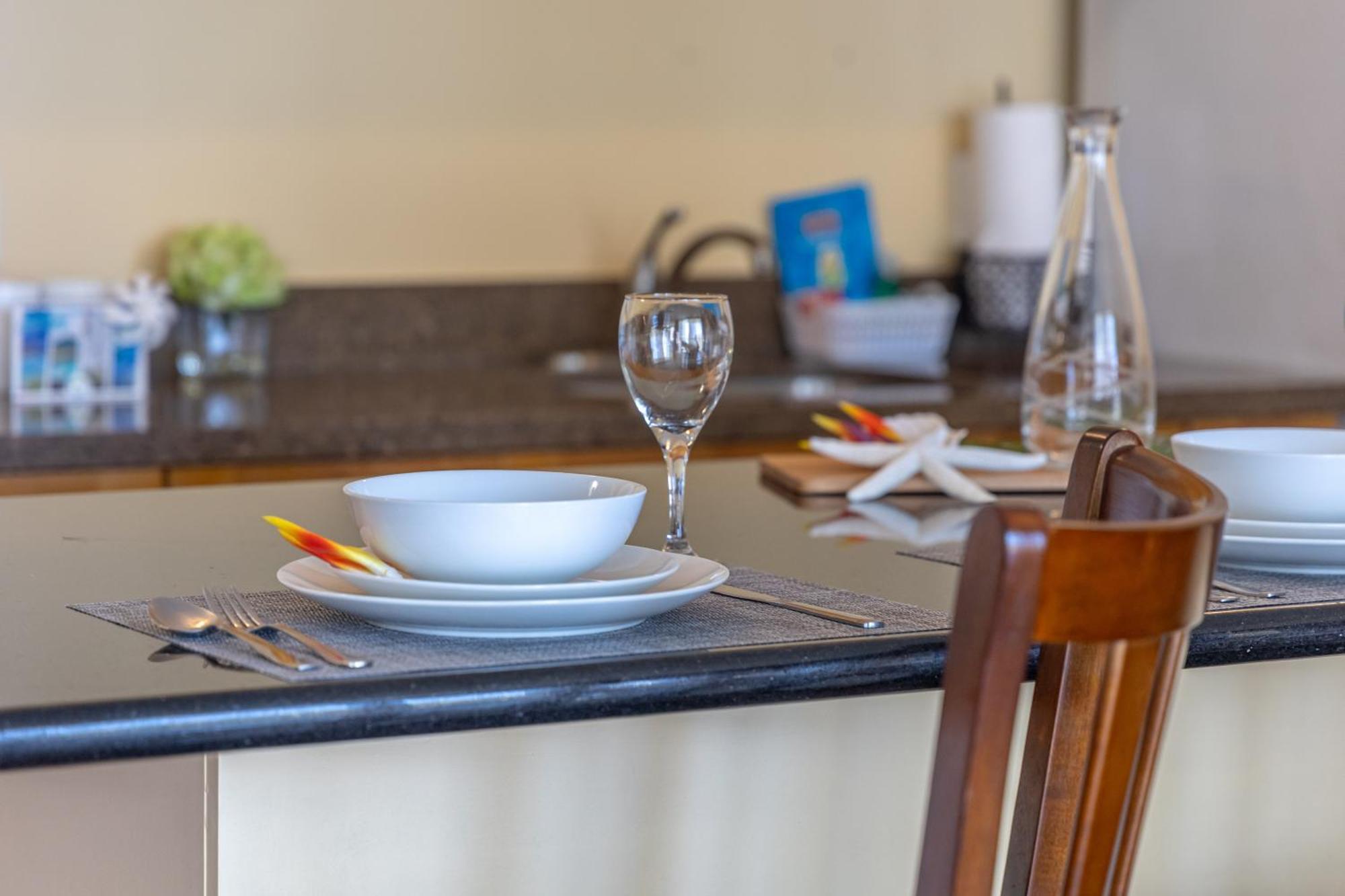 Beautiful 1Br, Steps To Waikiki Beach And Parking Honolulu Buitenkant foto