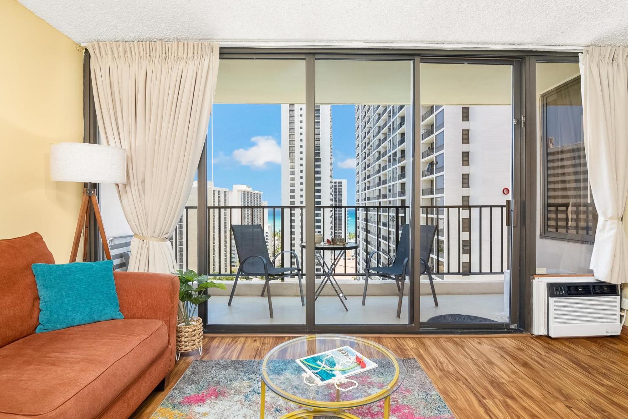 Beautiful 1Br, Steps To Waikiki Beach And Parking Honolulu Buitenkant foto