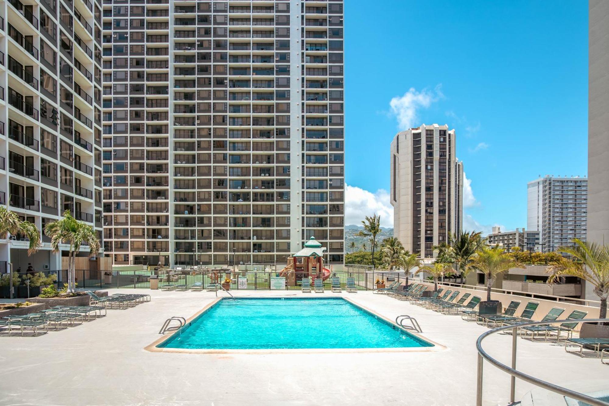 Beautiful 1Br, Steps To Waikiki Beach And Parking Honolulu Buitenkant foto