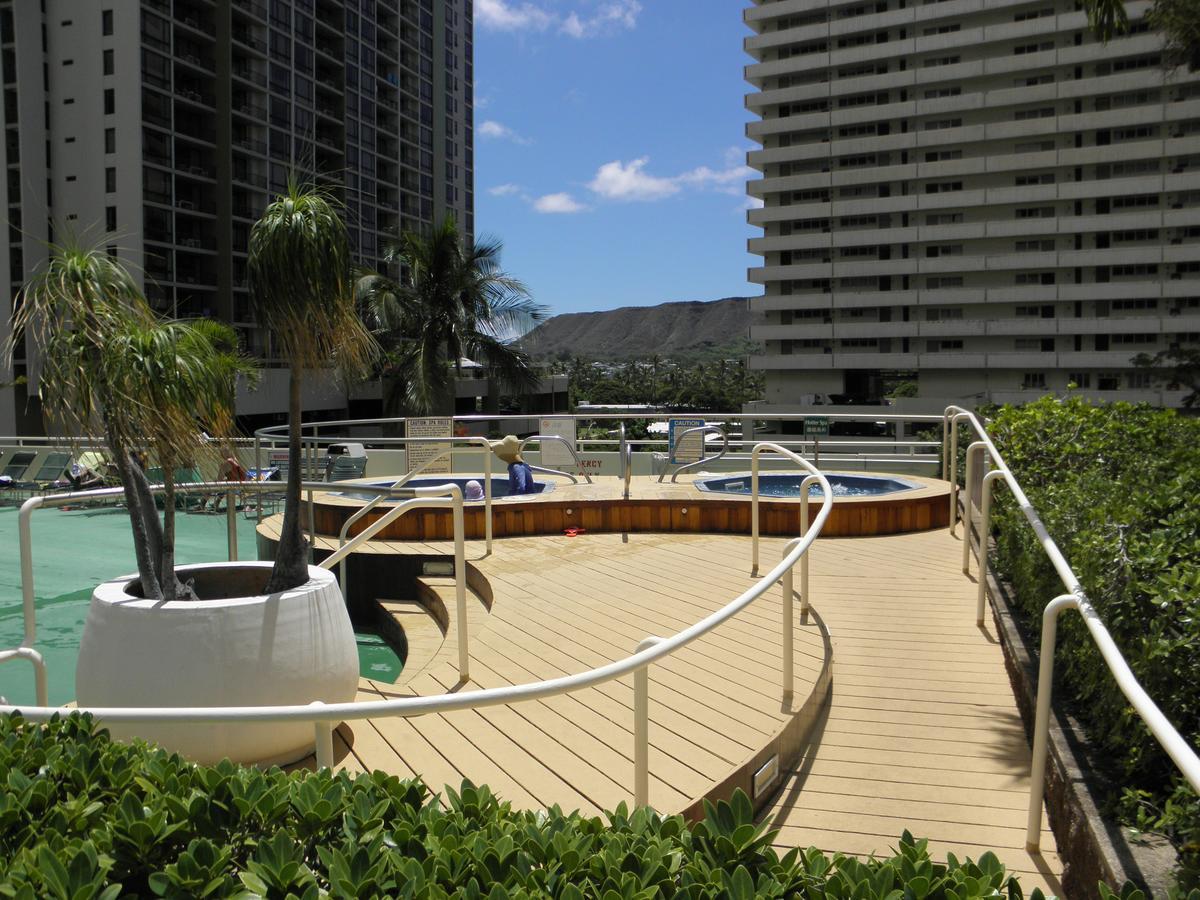 Beautiful 1Br, Steps To Waikiki Beach And Parking Honolulu Buitenkant foto